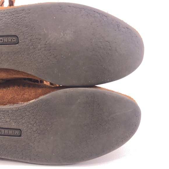 Minnetonka 1632 3-Layer Fringe Moccasin Boots 7 - Picture 11 of 11